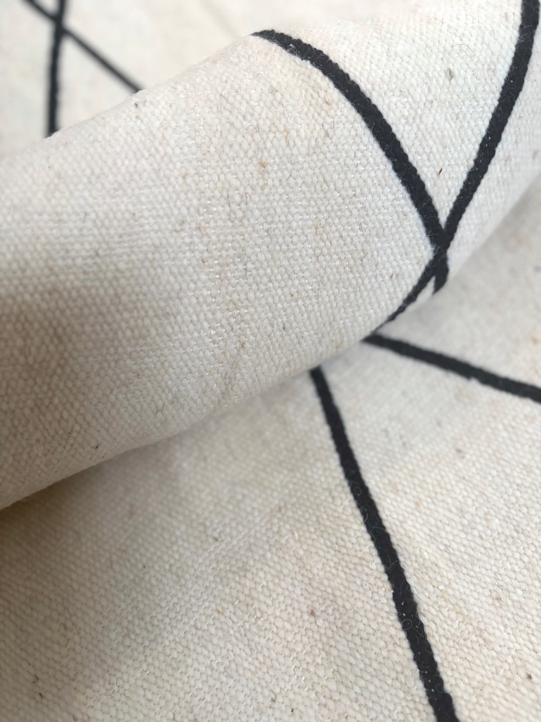 Raya Kilim – Flat-Woven Wool Rug, Handwoven in Morocco